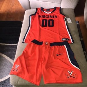 W’s Official Nike Univ of VA  Basketball Set